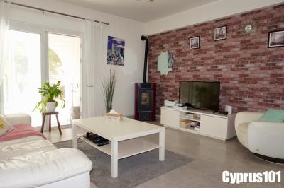 4-konia-2-bedroom-apartment-with-private-wrap-around-gardens-mls-1389
