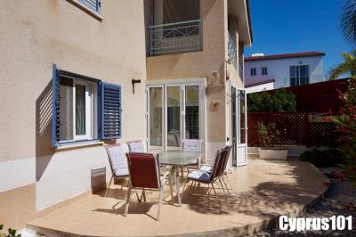 12-konia-2-bedroom-apartment-with-private-wrap-around-gardens-mls-1389