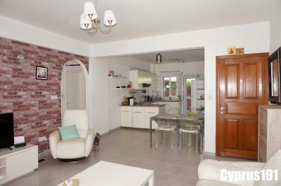 14-konia-2-bedroom-apartment-with-private-wrap-around-gardens-mls-1389