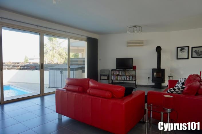 Image No.10-3 Bed Villa for sale