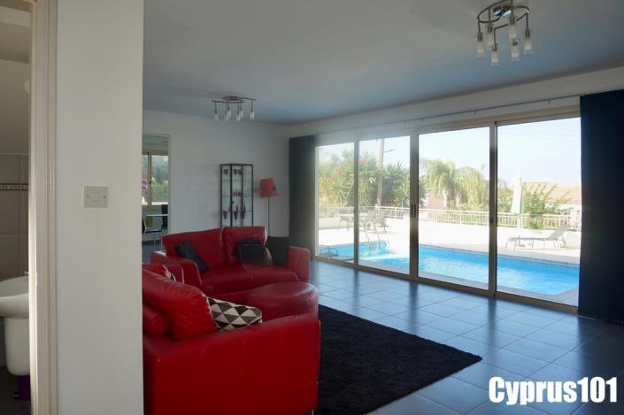 Image No.12-3 Bed Villa for sale