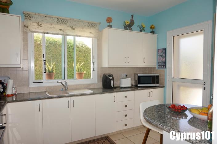 Image No.18-3 Bed Villa / Detached for sale