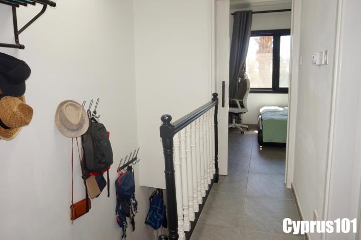 Image No.20-2 Bed Townhouse for sale