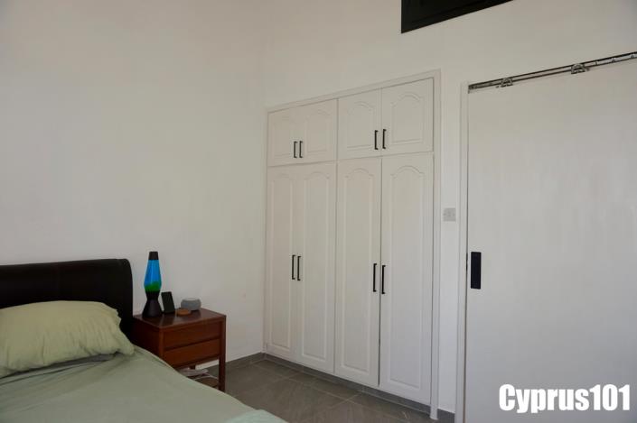 Image No.23-2 Bed Townhouse for sale