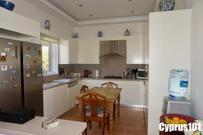 Image No.17-4 Bed Bungalow for sale