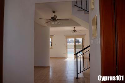 7-mandria-3-bedroom-family-home-with-pool-Property-1398