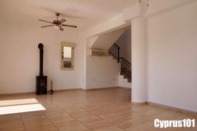 10-mandria-3-bedroom-family-home-with-pool-Property-1398