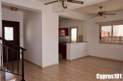 12-mandria-3-bedroom-family-home-with-pool-Property-1398