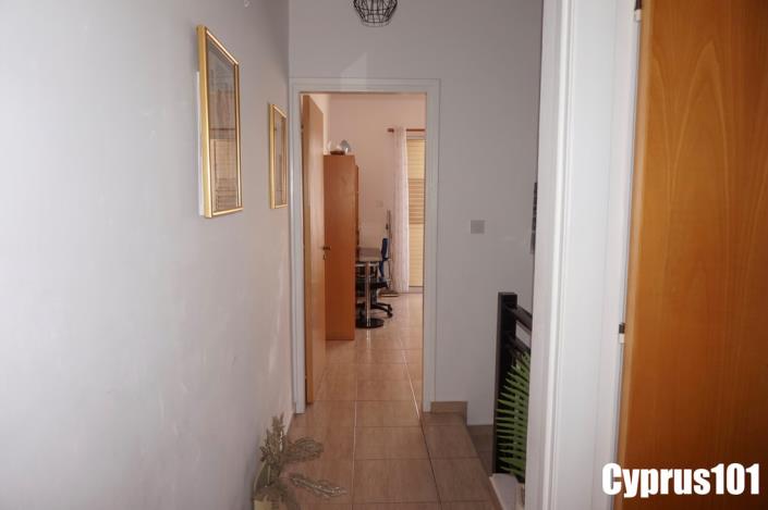 Image No.29-2 Bed Townhouse for sale