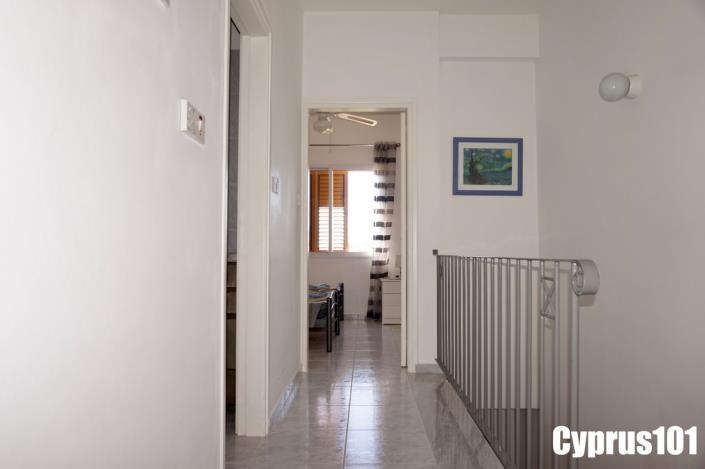 Image No.28-2 Bed Townhouse for sale
