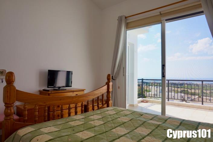 Image No.17-2 Bed Townhouse for sale