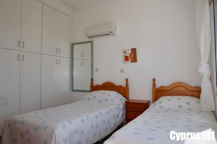 Image No.23-2 Bed Townhouse for sale