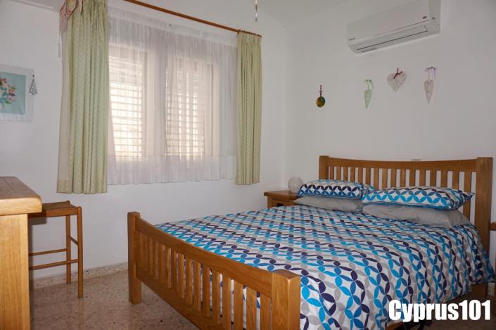 Image No.25-2 Bed Bungalow for sale