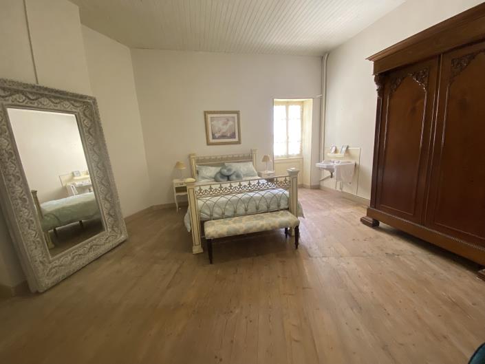 Image No.9-5 Bed House for sale