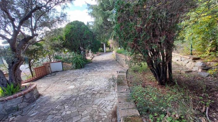 Image No.11-4 Bed Villa / Detached for sale