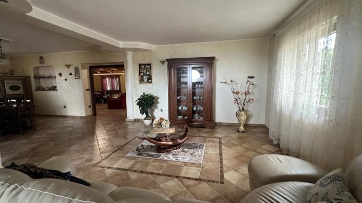 Image No.4-Villa / Détaché de 3 chambres à vendre à Limbadi