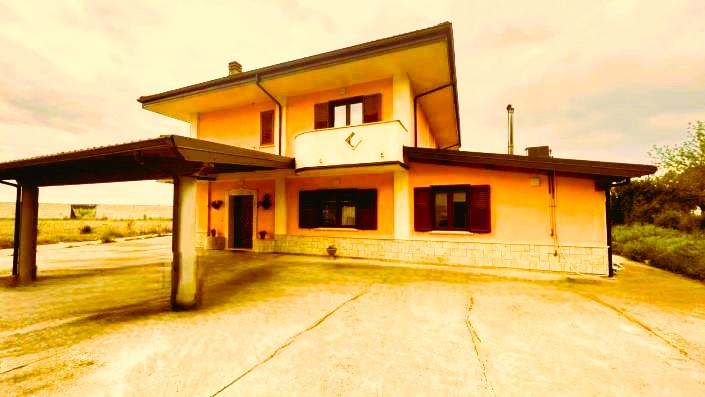 Image No.3-Villa / Détaché de 3 chambres à vendre à Limbadi