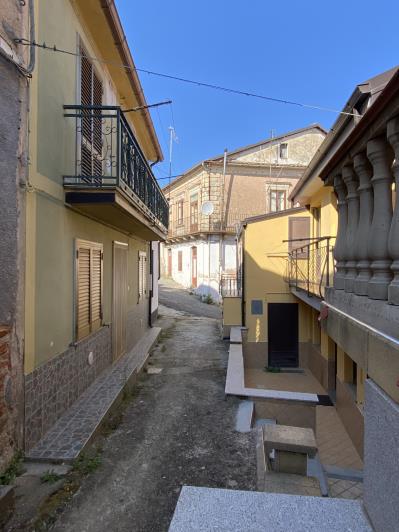 Image No.4-2 Bed Semi-Detached for sale