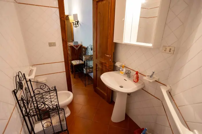 Image No.15-3 Bed Semi-Detached for sale