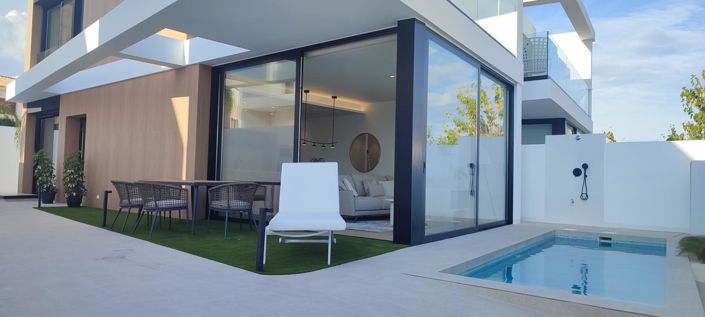 Image No.1-3 Bed Villa for sale