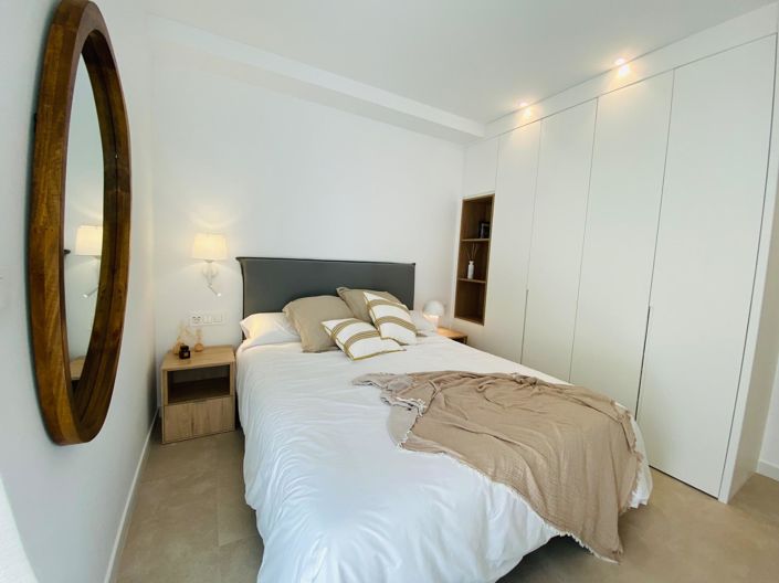 Image No.14-2 Bed Property for sale