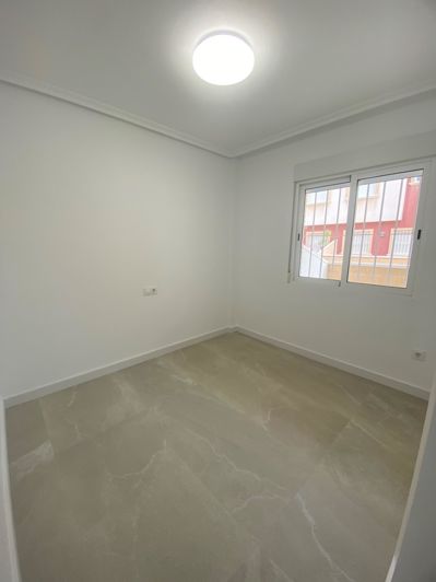 Image No.16-2 Bed Property for sale