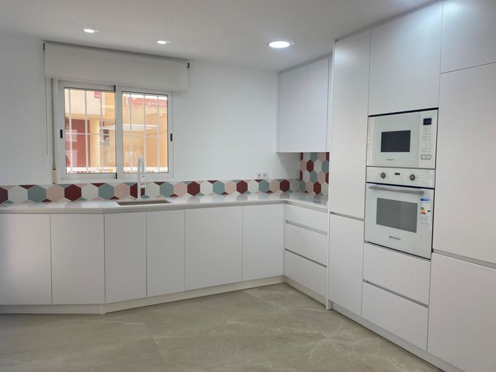 Image No.5-2 Bed Property for sale