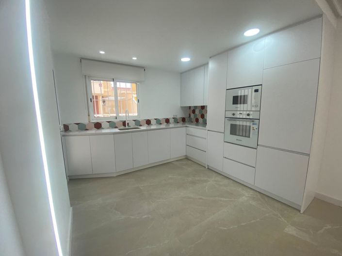 Image No.6-2 Bed Property for sale