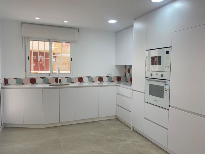 Image No.7-2 Bed Property for sale