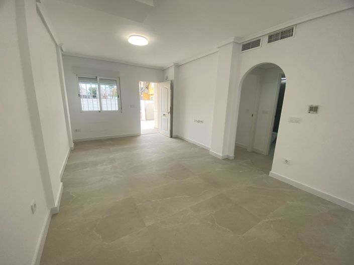 Image No.8-2 Bed Property for sale