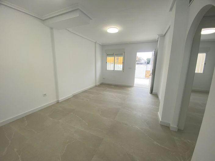 Image No.9-2 Bed Property for sale