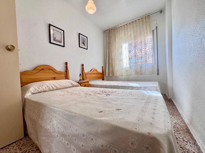 Image No.19-3 Bed Flat for sale