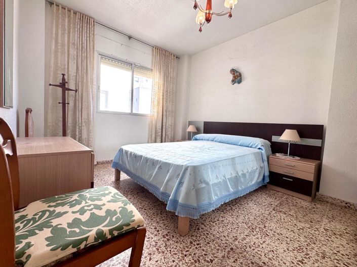 Image No.20-3 Bed Flat for sale