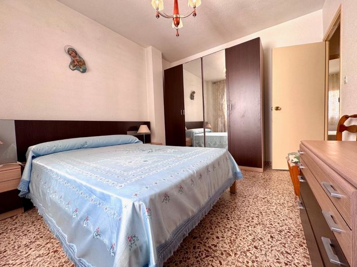 Image No.21-3 Bed Flat for sale