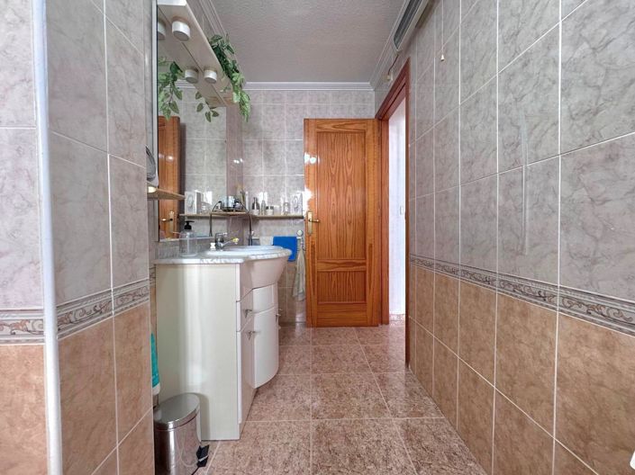 Image No.11-3 Bed Apartment for sale