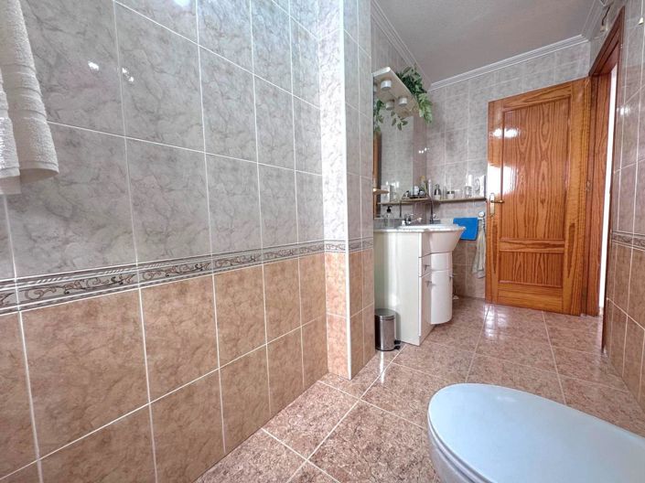 Image No.12-3 Bed Apartment for sale