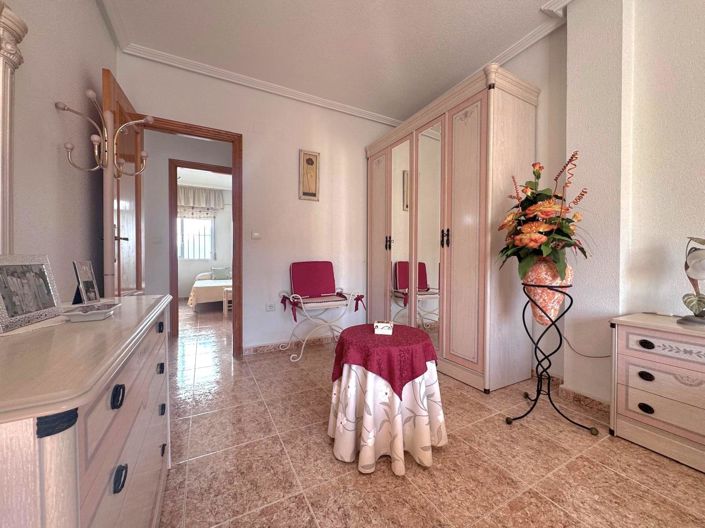 Image No.15-3 Bed Apartment for sale