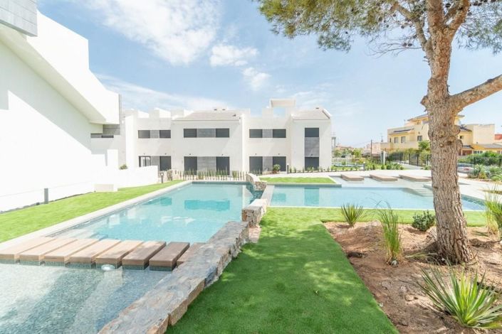 Image No.1-3 Bed Property for sale