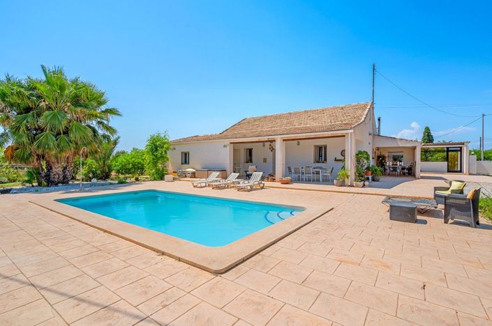 Image No.1-5 Bed Country House for sale