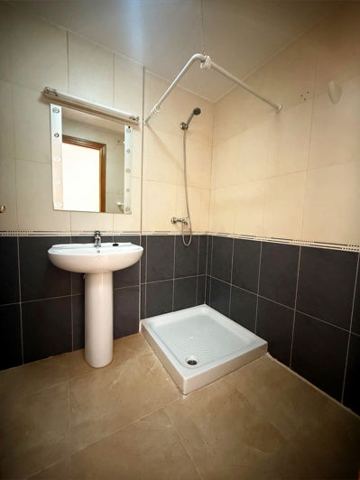 Image No.27-3 Bed Flat for sale