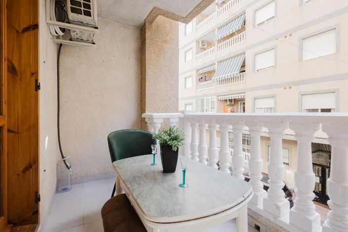 Image No.20-2 Bed Apartment for sale