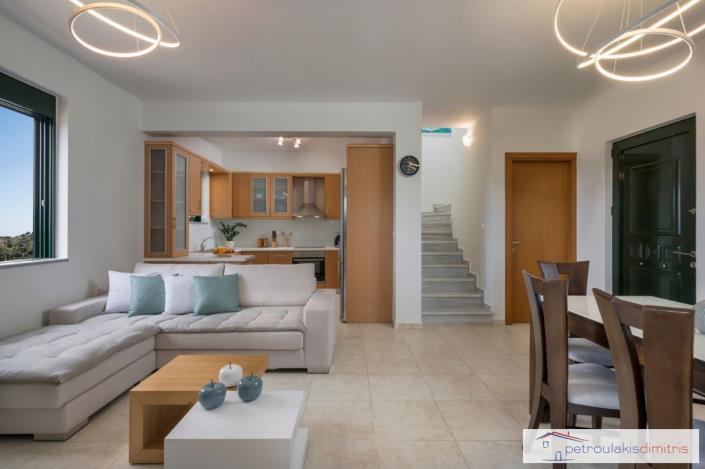 Image No.10-3 Bed Villa for sale