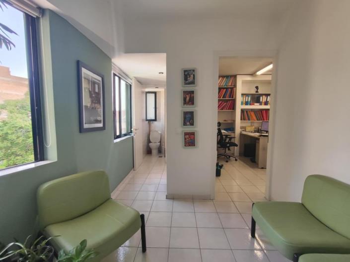 Image No.5-1 Bed Commercial for sale