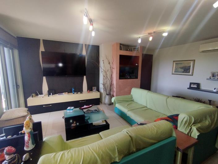 Image No.8-6 Bed Duplex for sale