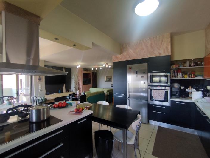 Image No.9-6 Bed Duplex for sale