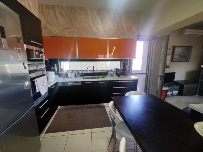 Image No.11-6 Bed Duplex for sale