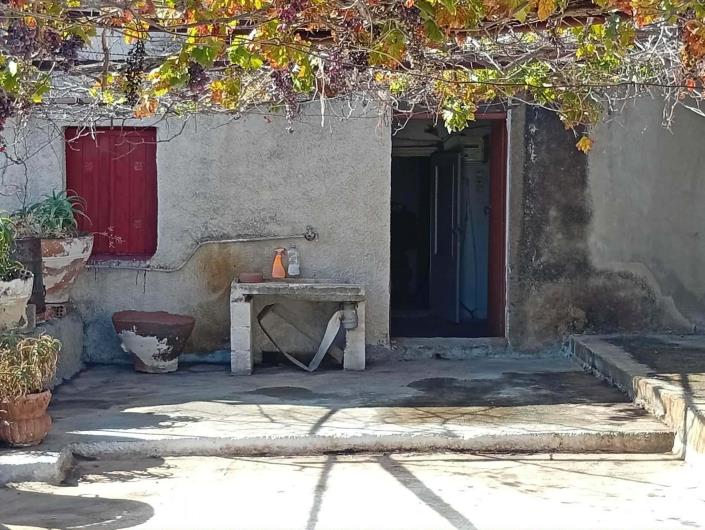 Image No.7-2 Bed Country House for sale