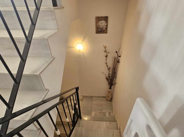 Image No.31-4 Bed House for sale