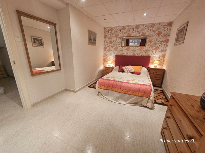 Image No.35-4 Bed House for sale