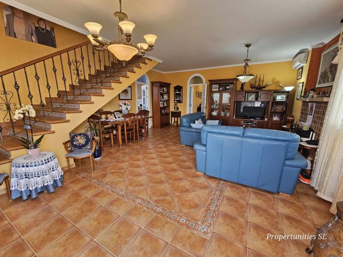 Image No.18-5 Bed Villa / Detached for sale